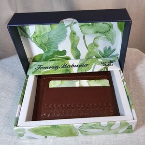 New NIB Tommy Bahama Men's Brown Leather Minimalist Wallet